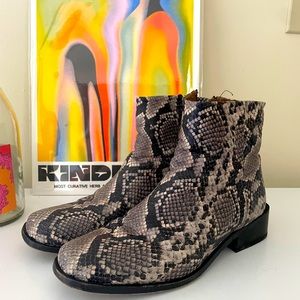 Frye river inside ankle boot